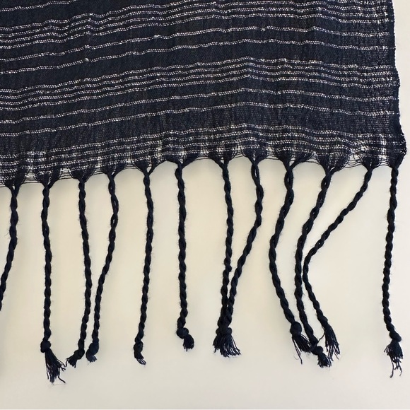 Calvin Klein | Classic Navy & Silver Scarf / Shawl / Wrap - Picture 14 of 16